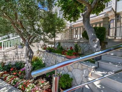 Apartment Two bedroom apartment with terrace and sea view Pisak, Omiš A-10323-c - Outdoor photo 8