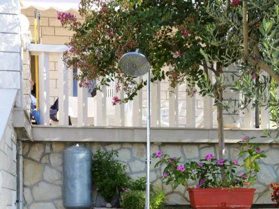 Apartment Two bedroom apartment with terrace and sea view Pisak, Omiš A-10323-c - Outdoor photo 12