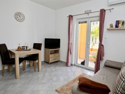 Apartment One bedroom apartment with balcony Sućuraj, Hvar A-11228-d - Outdoor photo 12