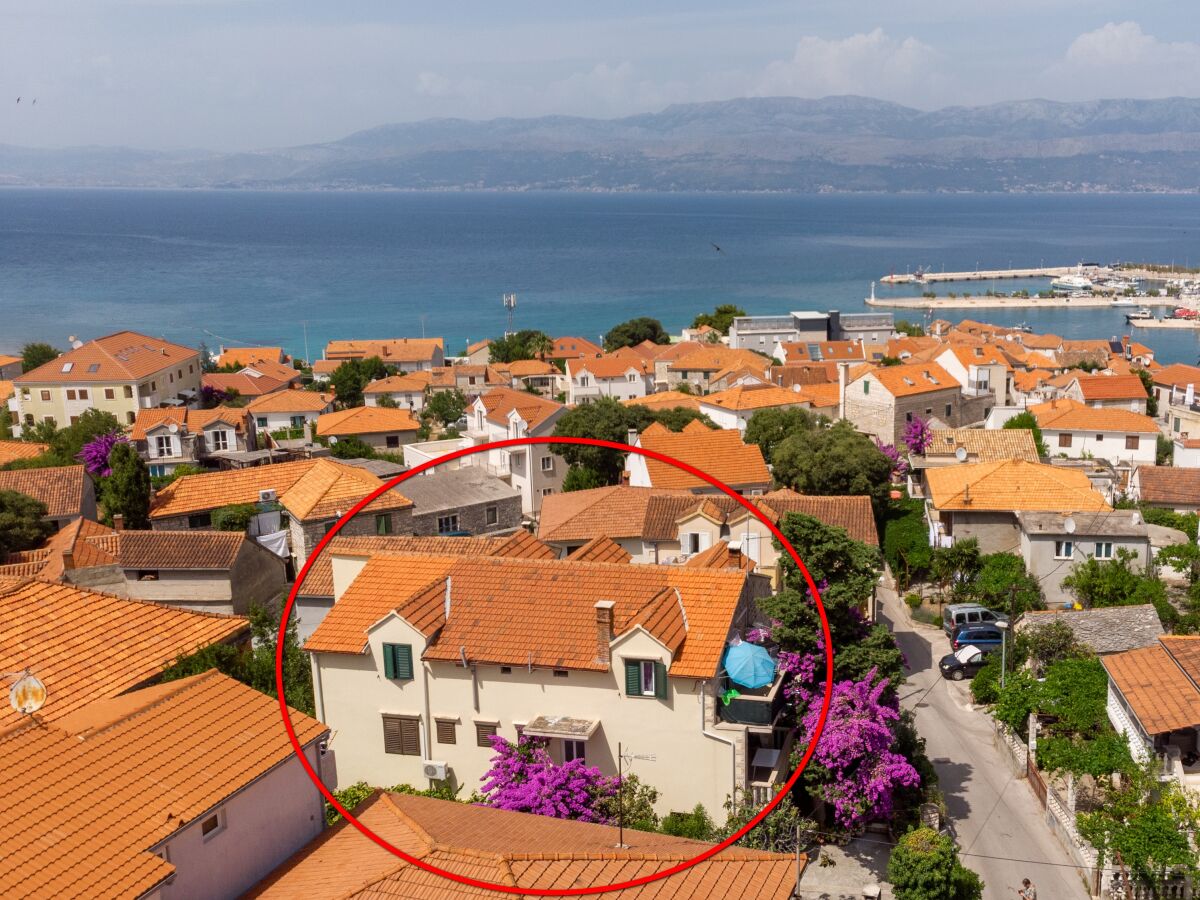 Apartment Two bedroom apartment with terrace Supetar, Brač A-11278-a