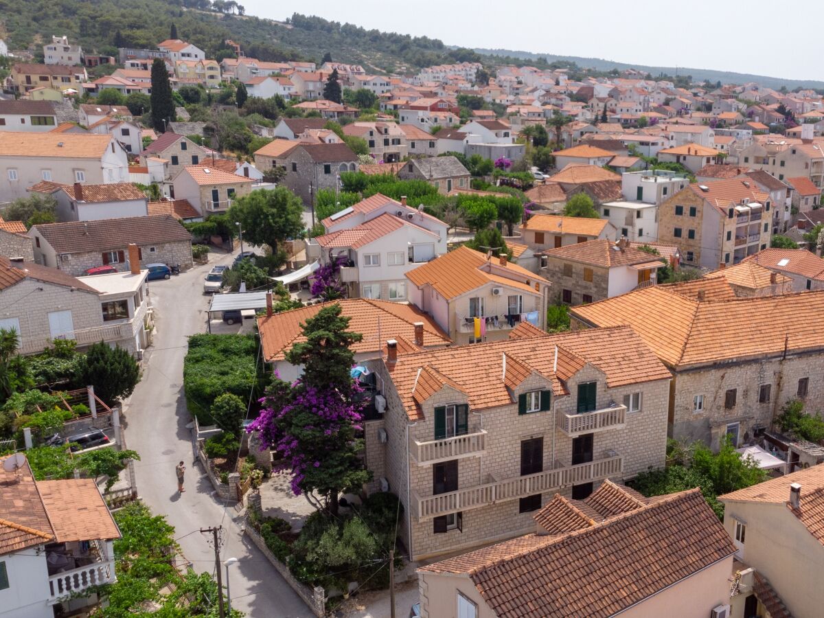 Apartment Two bedroom apartment with terrace Supetar, Brač A-11278-a - Outdoor photo 3
