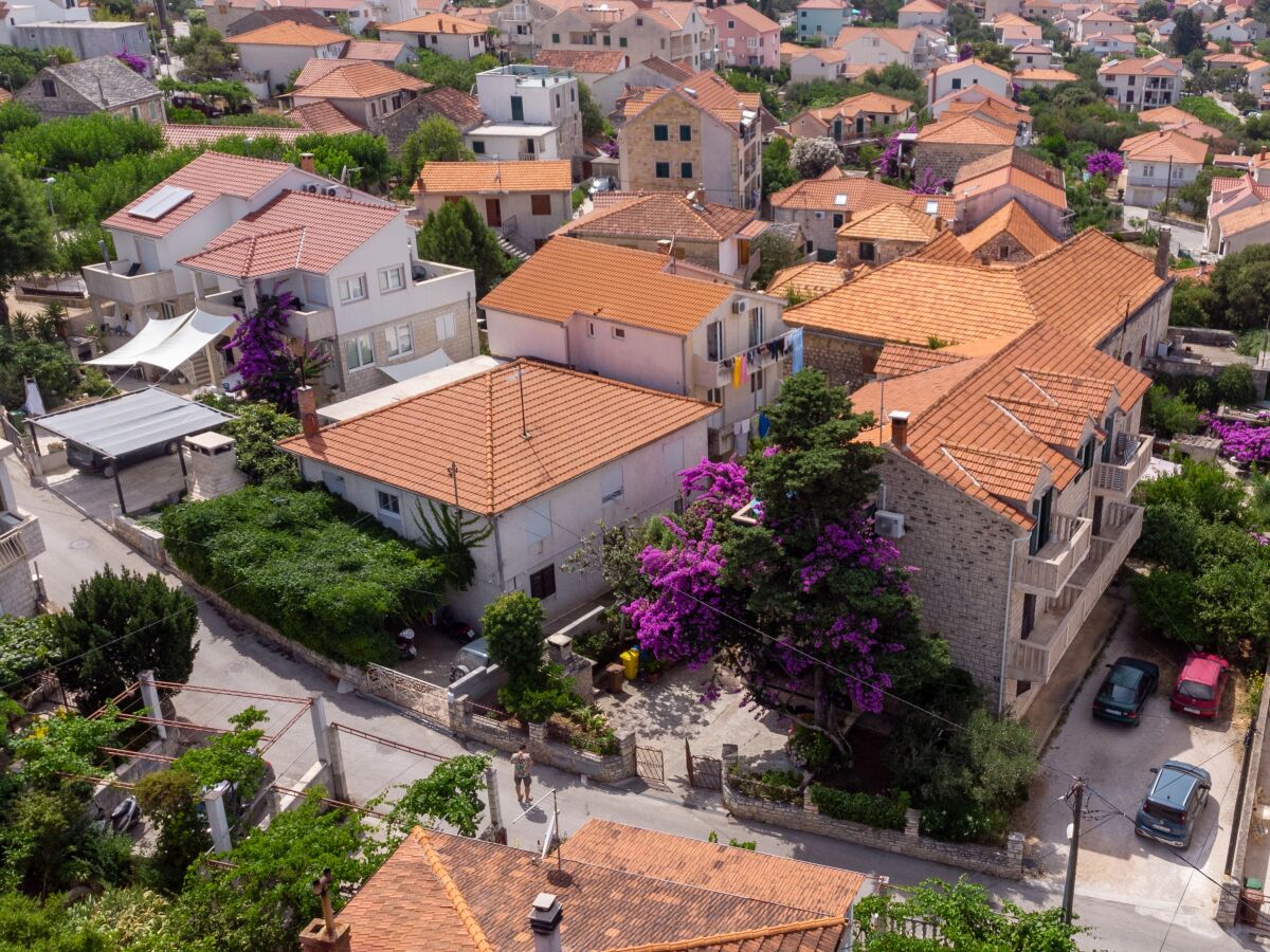 Apartment Two bedroom apartment with terrace Supetar, Brač A-11278-a - Outdoor photo 5