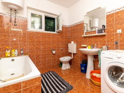 Apartment Two bedroom apartment with terrace Supetar, Brač A-11278-a - Outdoor photo 25