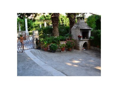 Apartment Two bedroom apartment with terrace Supetar, Brač A-11278-a - Outdoor photo 31