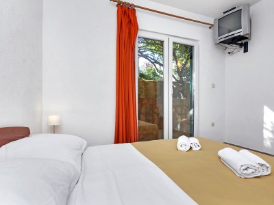 Apartment One bedroom apartment near beach Cove Pokrivenik, Hvar A-10419-a - Outdoor photo 19