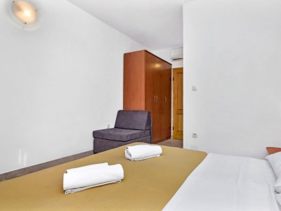 Apartment One bedroom apartment near beach Cove Pokrivenik, Hvar A-10419-a - Outdoor photo 20