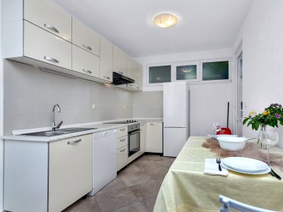Apartment Two bedroom apartment near beach Cove Pokrivenik, Hvar A-10419-c - Outdoor photo 18