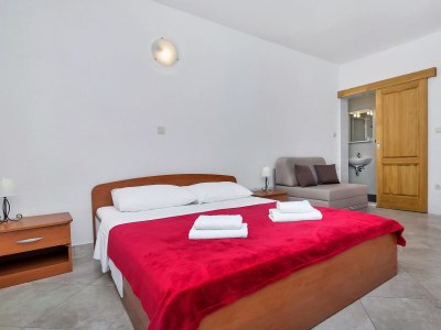 Apartment Two bedroom apartment near beach Cove Pokrivenik, Hvar A-10419-c - Outdoor photo 20