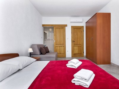 Apartment Two bedroom apartment near beach Cove Pokrivenik, Hvar A-10419-c - Outdoor photo 21