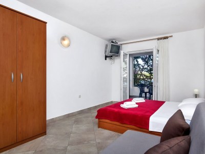 Apartment Two bedroom apartment near beach Cove Pokrivenik, Hvar A-10419-c - Outdoor photo 22