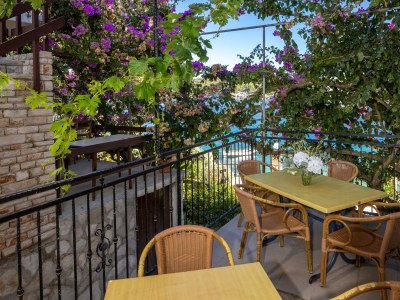 Apartment Two bedroom apartment near beach Cove Pokrivenik, Hvar A-10419-c - Outdoor photo 33