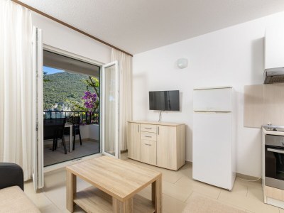 Apartment One bedroom apartment near beach Cove Pokrivenik, Hvar A-10427-b - Outdoor photo 12