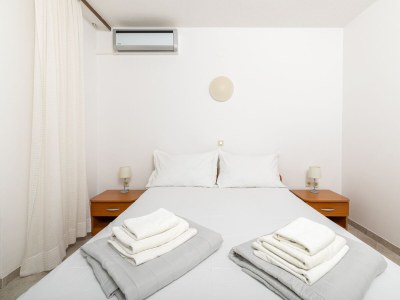 Apartment One bedroom apartment near beach Cove Pokrivenik, Hvar A-10427-b - Outdoor photo 16