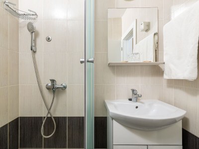 Apartment One bedroom apartment near beach Cove Pokrivenik, Hvar A-10427-b - Outdoor photo 18