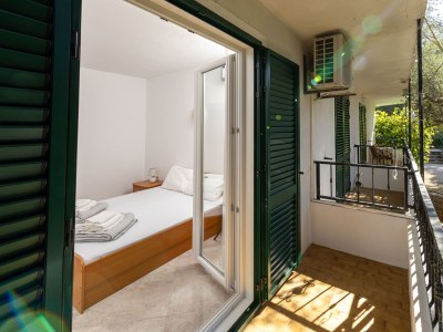 Apartment One bedroom apartment near beach Cove Pokrivenik, Hvar A-10427-c - Outdoor photo 27