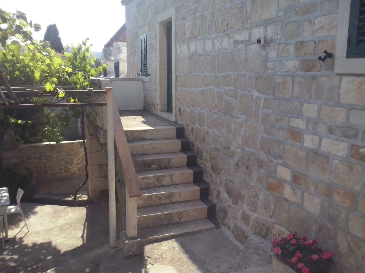 Apartment One bedroom apartment with air-conditioning Sumartin, Brač A-11658-a - Outdoor photo 5