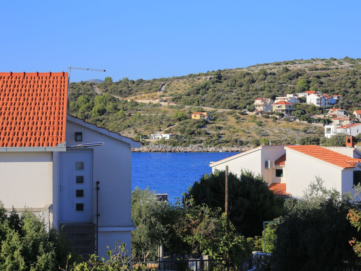 Apartment Two bedroom apartment with terrace and sea view Kanica, Rogoznica A-11745-b