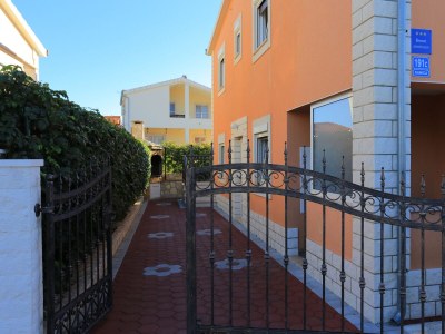 Apartment Two bedroom apartment with terrace and sea view Kanica, Rogoznica A-11745-b - Outdoor photo 11