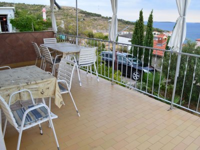 Apartment Two bedroom apartment with terrace and sea view Bilo, Primošten A-12434-b in Primošten - Apartment