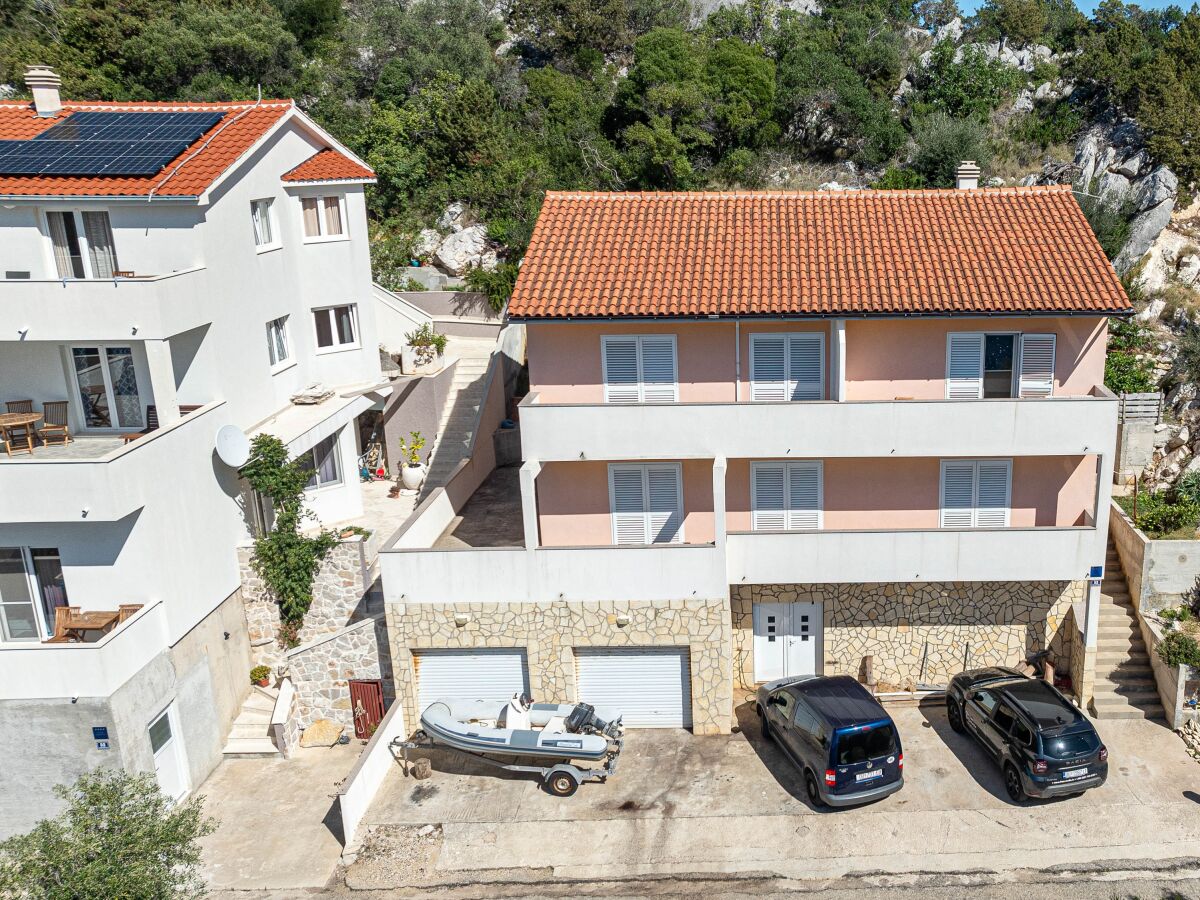 Apartment Two bedroom apartment with balcony and sea view Zaklopatica, Lastovo A-12452-a - Outdoor photo 5