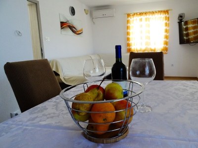 Apartment Two bedroom apartment with balcony and sea view Zaklopatica, Lastovo A-12452-a - Outdoor photo 14