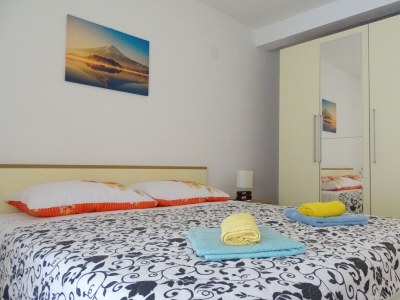 Apartment Two bedroom apartment with balcony and sea view Zaklopatica, Lastovo A-12452-a - Outdoor photo 17