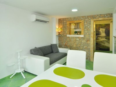 Apartment Two bedroom apartment near beach Slatine, Čiovo A-12491-b - Outdoor photo 9