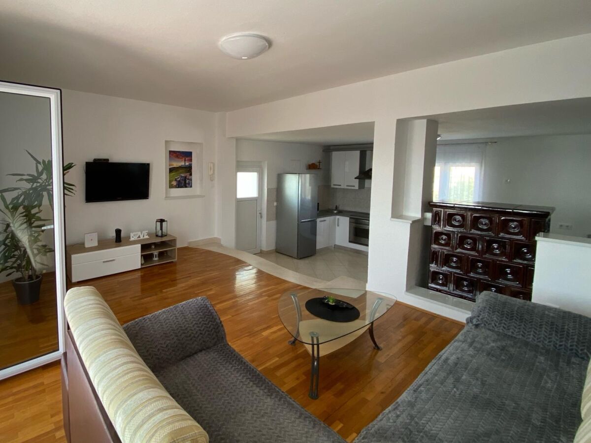 Apartment Two bedroom apartment with terrace and sea view Maslenica, Novigrad A-12636-a