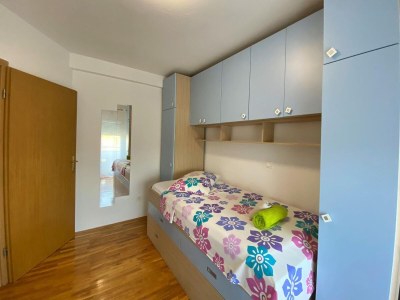 Apartment Two bedroom apartment with terrace and sea view Maslenica, Novigrad A-12636-a - Outdoor photo 13