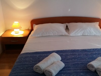 Apartment Two bedroom apartment with balcony and sea view Ivan Dolac, Hvar A-12644-a - Outdoor photo 7