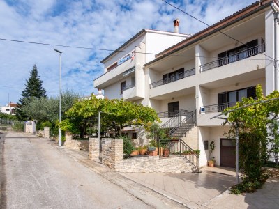 Apartment Three bedroom apartment with terrace Rovinj A-12656-a - Outdoor photo 2