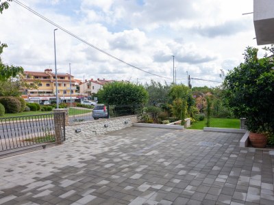 Apartment Three bedroom apartment with terrace Rovinj A-12656-a - Outdoor photo 10