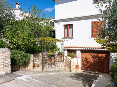 Apartment Three bedroom apartment with terrace Rovinj A-12656-a - Outdoor photo 14