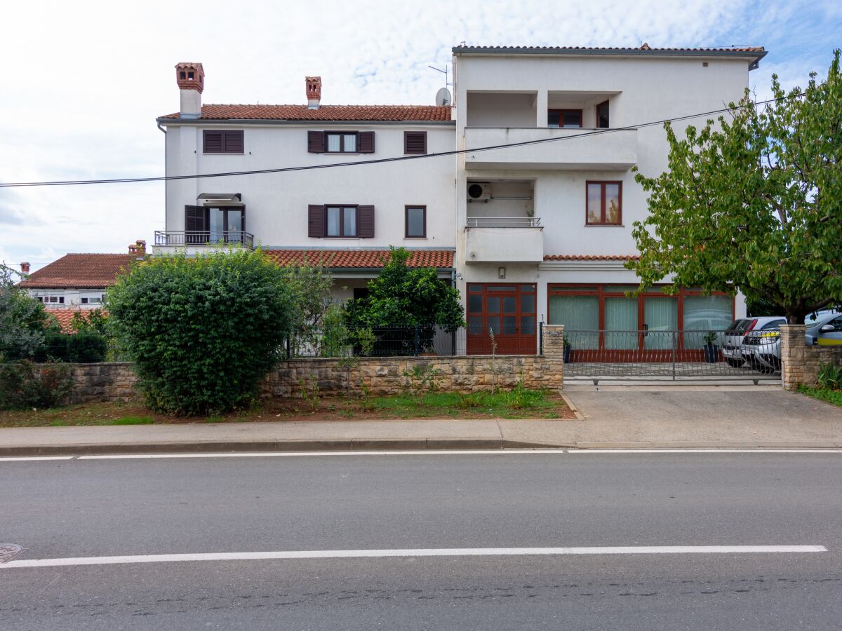 Apartment One bedroom apartment with terrace Rovinj A-12656-b - Outdoor photo 4