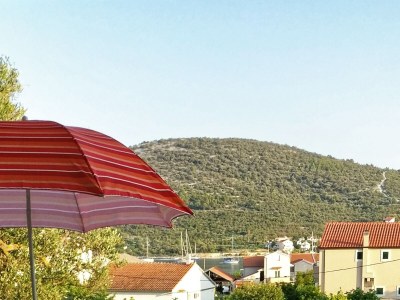 Apartment Two bedroom apartment with balcony and sea view Vinišće, Trogir A-12676-a - Outdoor photo 60