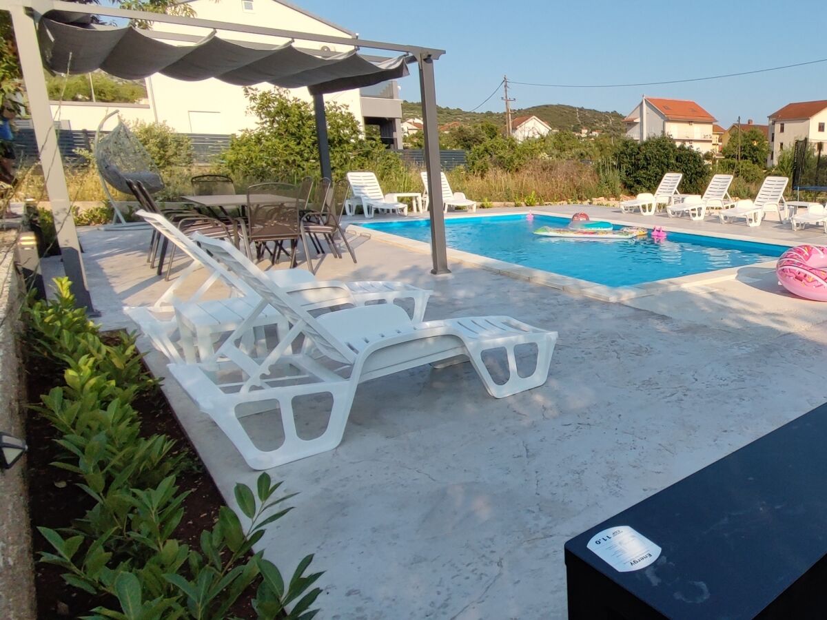 Apartment Two bedroom apartment with terrace and sea view Vinišće, Trogir A-12676-b