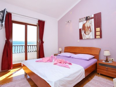 Apartment One bedroom apartment with balcony and sea view Duće, Omiš A-12687-a - Outdoor photo 19