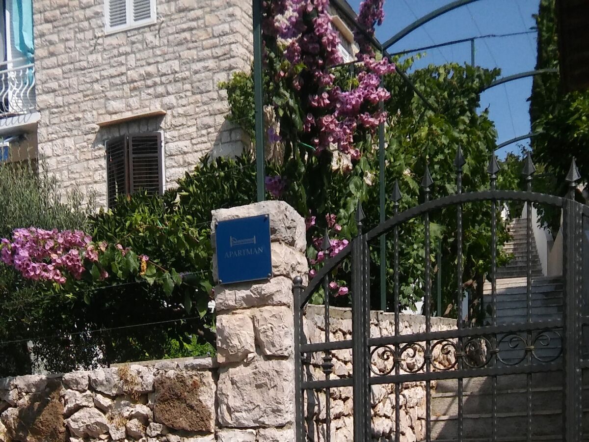 Apartment Studio flat with terrace Milna, Brač AS-735-a