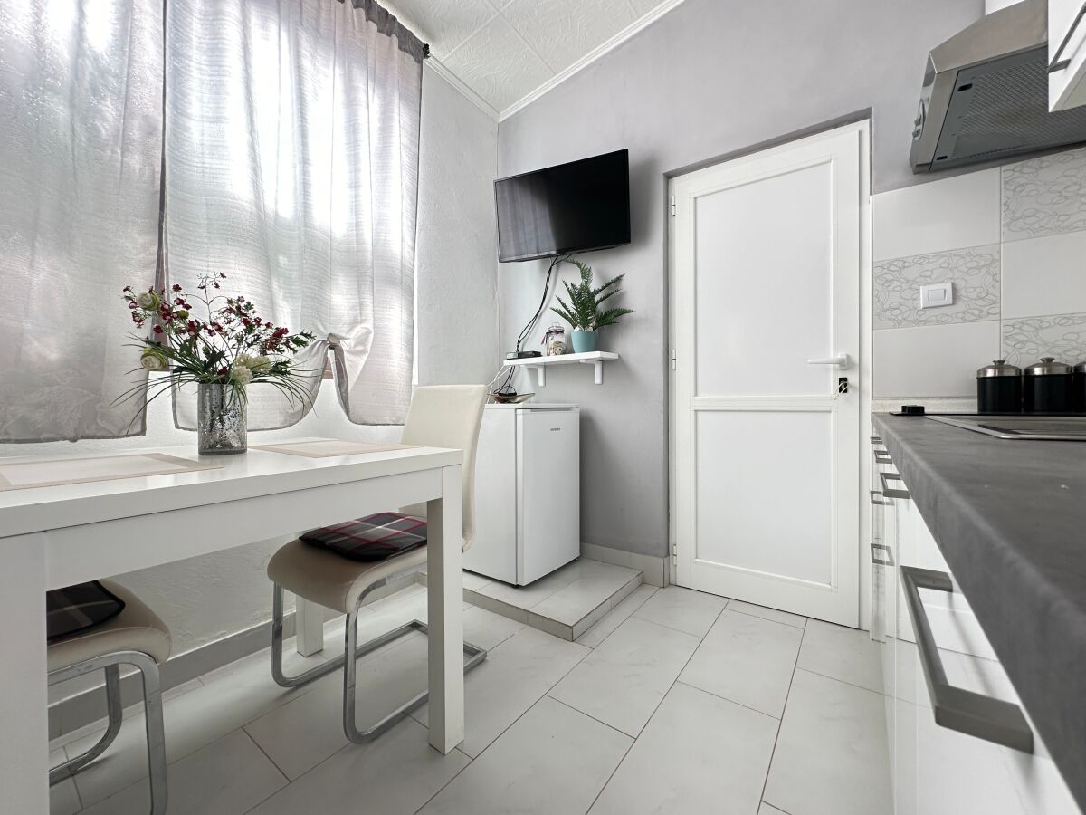 Apartment One bedroom apartment with terrace Sali, Dugi otok A-12757-b - Outdoor photo 4