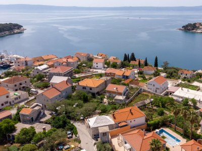 Apartment Two bedroom apartment with terrace Sumartin, Brač A-764-a - Outdoor photo 2