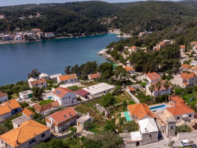 Apartment Two bedroom apartment with terrace Sumartin, Brač A-764-a - Outdoor photo 3