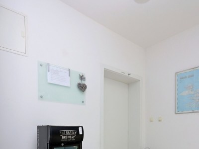 Apartment Two bedroom apartment with terrace Banjol, Rab A-12838-a - Outdoor photo 12