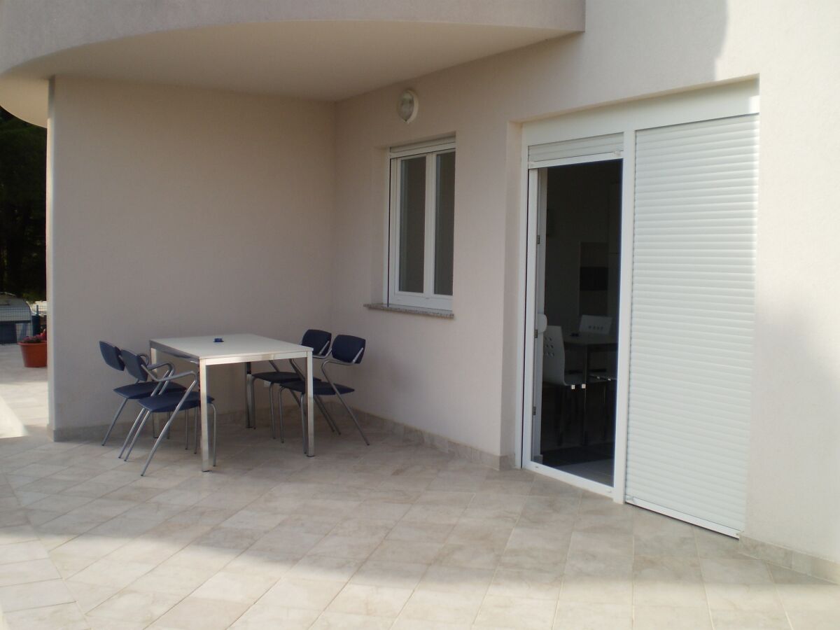 Apartment Two bedroom apartment with terrace Banjol, Rab A-12838-b
