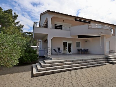 Apartment Two bedroom apartment with terrace Banjol, Rab A-12838-b - Outdoor photo 4