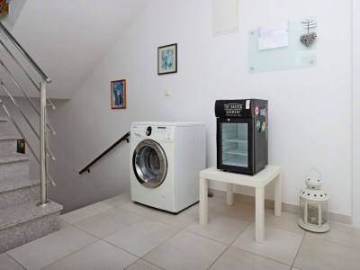 Apartment Two bedroom apartment with terrace Banjol, Rab A-12838-b - Outdoor photo 11