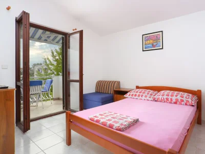 Apartment Studio flat with balcony and sea view Slatine, Čiovo AS-13298-b in Slatine - Apartment