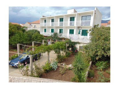 Apartment Three bedroom apartment with balcony and sea view Sućuraj, Hvar A-12887-a - Outdoor photo 2
