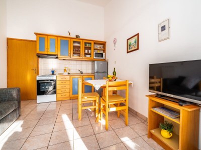 Apartment Apartments by the sea Mandre, Pag - 13015 - Apartments by the sea Mandre, Pag - 13015 - Outdoor photo 11