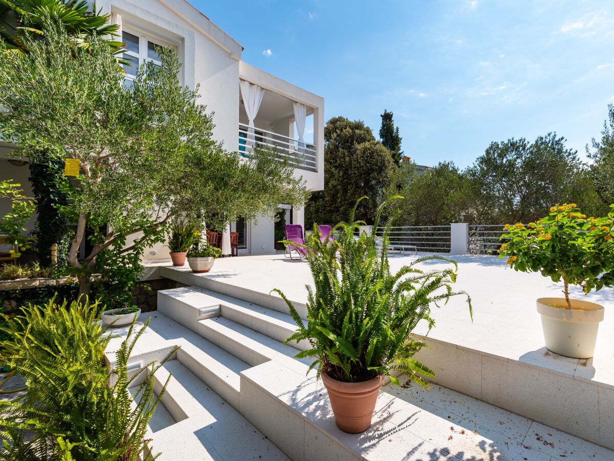 Apartment Apartments by the sea Mandre, Pag - 13015 - Apartments by the sea Mandre, Pag - 13015 - Outdoor photo 4