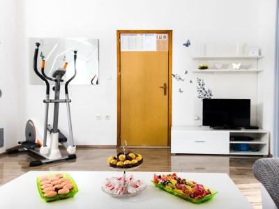 Apartment Three bedroom apartment with terrace and sea view Podstrana, Split A-13393-a - Outdoor photo 16